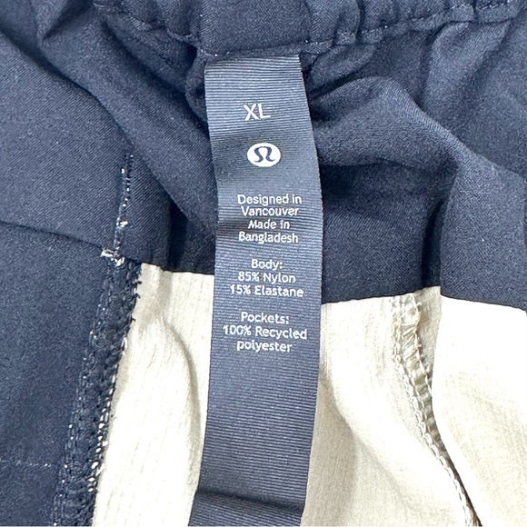 Lululemon Activewear Shorts Size XL Light Cream Khaki 7" Inseam Men's - Picture 12 of 13